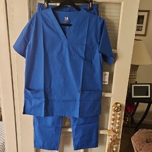 NWT Dagacci Blue Scrub 2 Pc Set. Sz M